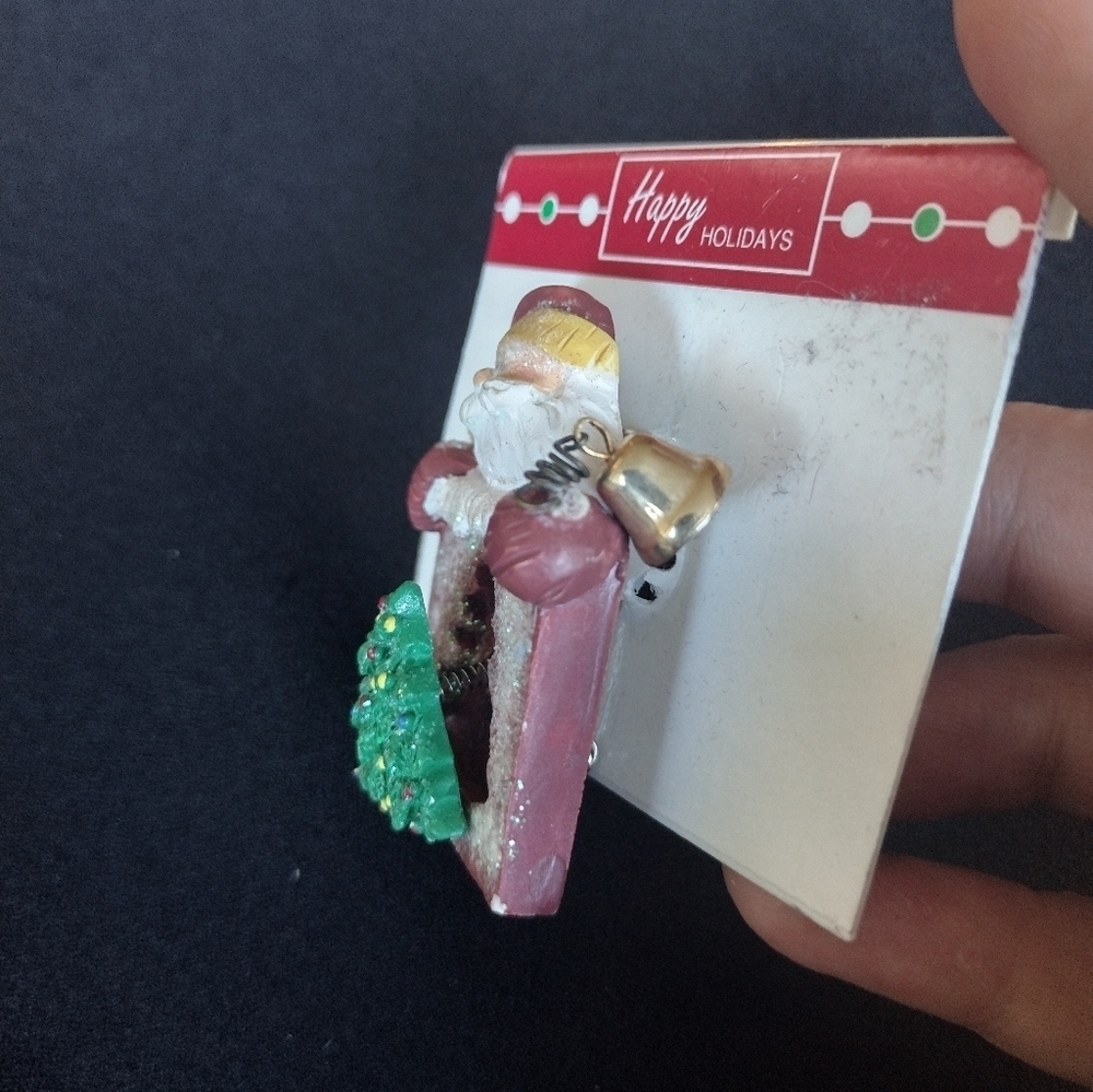 Santa Claus Brooch with Glittering Christmas Tree - Picture 6 of 6